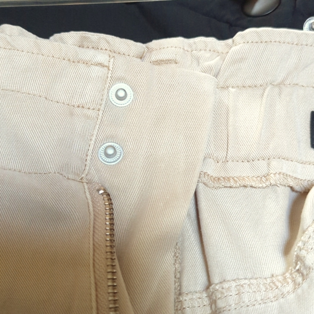 BLANK NYC Lyocell Safari Cargo Shorts Cream Size Medium NEW - Picture 7 of 7